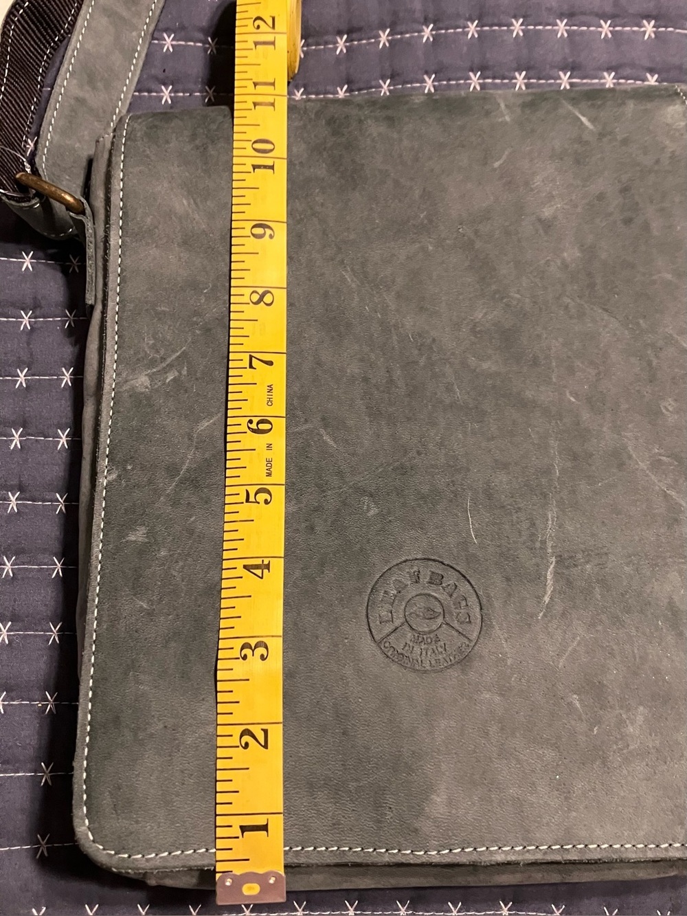 Leaf Pelletterie Italian Leather Messenger Bag - Picture 9 of 9